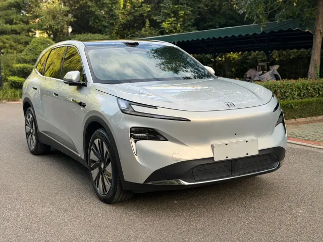 Buick Zhijing E7 — Фото автомобиля 3