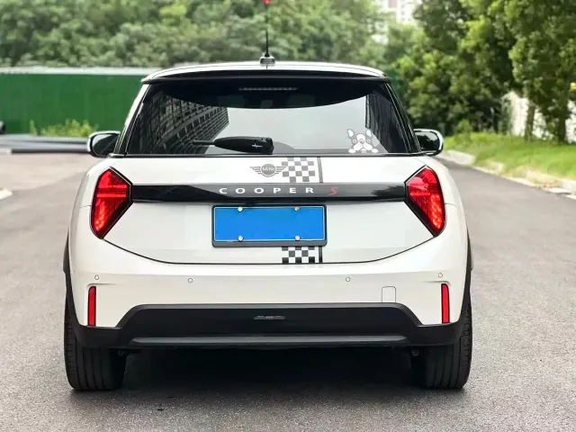 MINI Hatch — Фото автомобиля 5