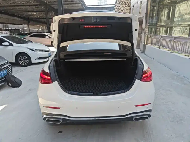 Mercedes-Benz C-Class — Фото автомобиля 18