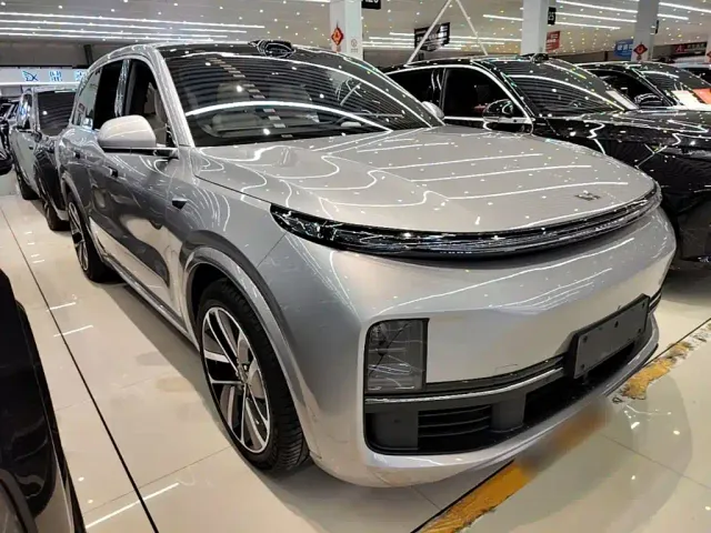 Li Auto L8 — Фото автомобиля 3