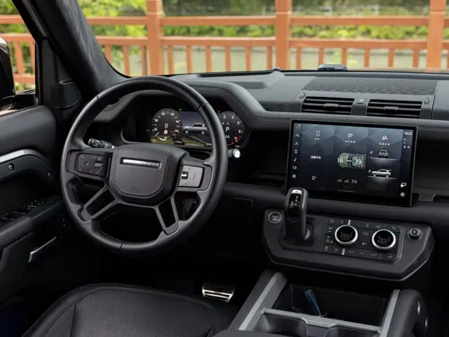 Land Rover Defender — Фото автомобиля 11