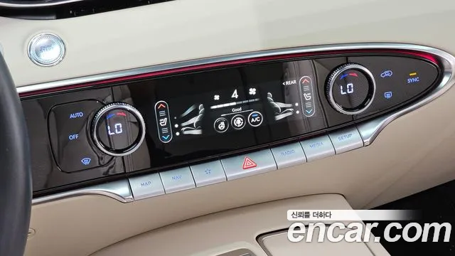 Genesis GV70 — Фото автомобиля 15