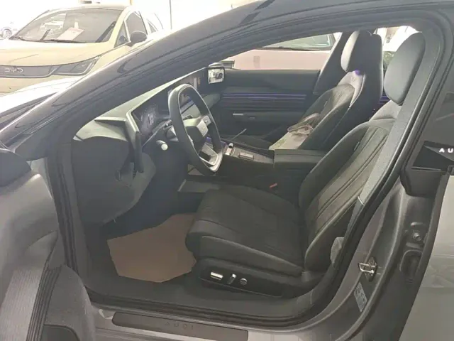 Audi E5 Sportback — Фото автомобиля 14