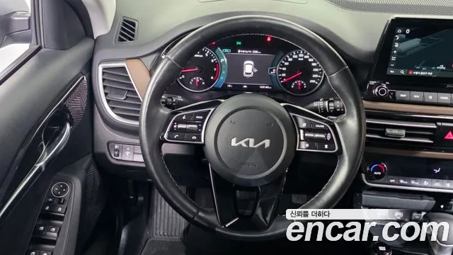 Kia Seltos — Фото автомобиля 13