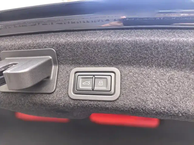 Audi A6L — Фото автомобиля 16