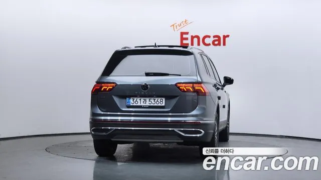 Volkswagen Tiguan — Фото автомобиля 4