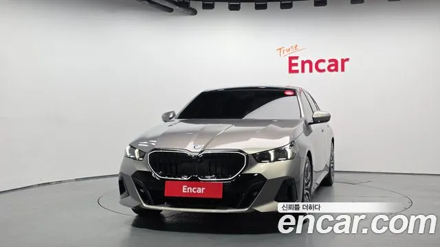 BMW 5-Series — Фото автомобиля 3