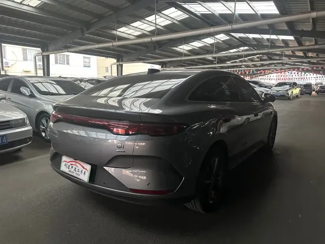BYD Qin L — Фото автомобиля 9