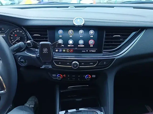 Buick Regal — Фото автомобиля 12