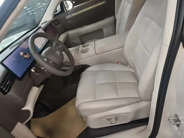 IM Motors LS6 — Фото автомобиля 14