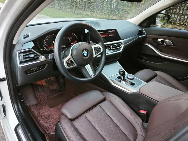 BMW 3 Series — Фото автомобиля 12