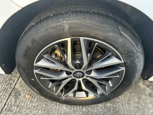 BYD Qin PLUS — Фото автомобиля 7