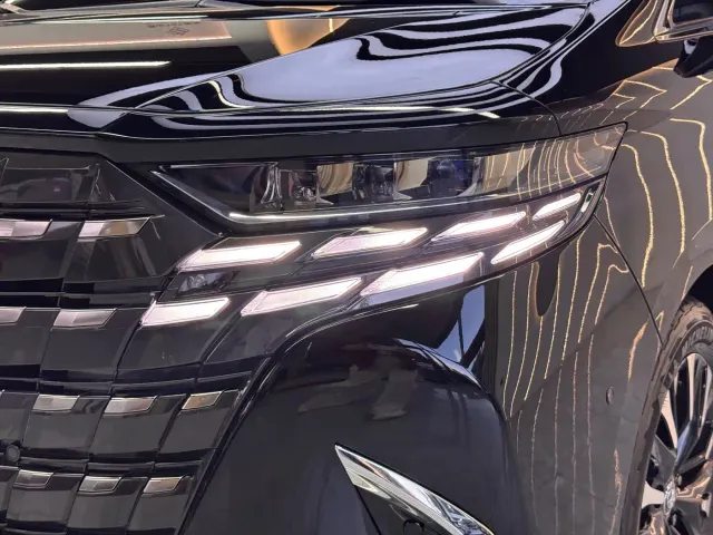 Toyota Alphard — Фото автомобиля 4