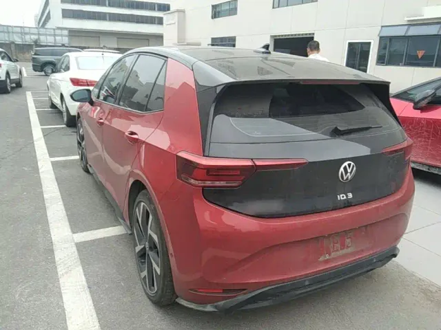 Volkswagen ID.3 — Фото автомобиля 4