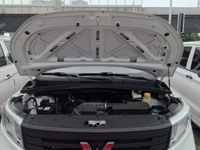 Wuling Hongguang Plus — Фото автомобиля 19