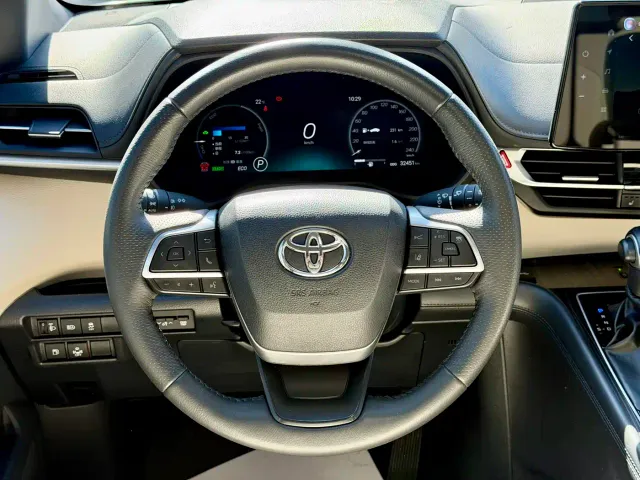 Toyota Granvia — Фото автомобиля 11