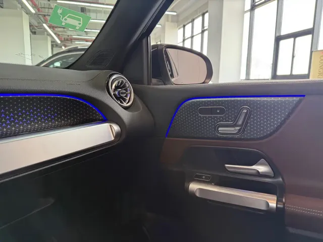 Mercedes-Benz EQB — Фото автомобиля 12