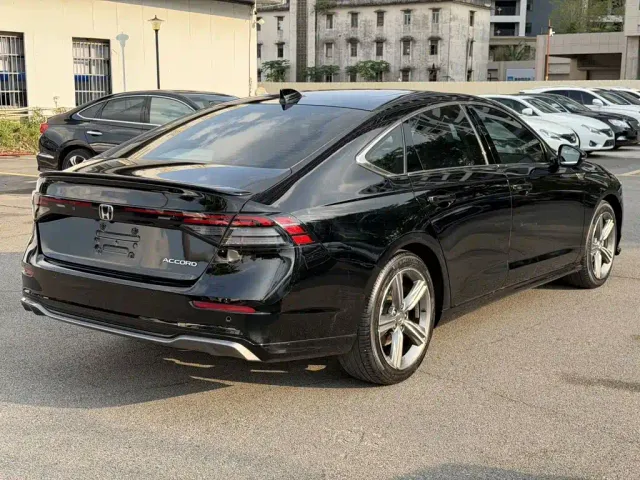 Honda Accord — Фото автомобиля 4