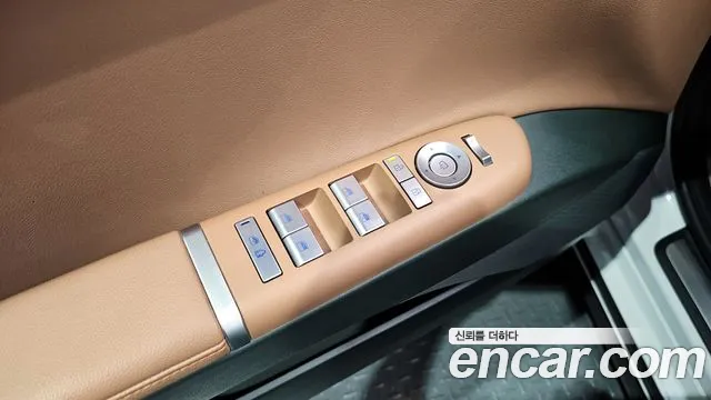 Hyundai Grandeur Grandeur (GN7) 2.5 Бензин 2WD — Фото автомобиля 25