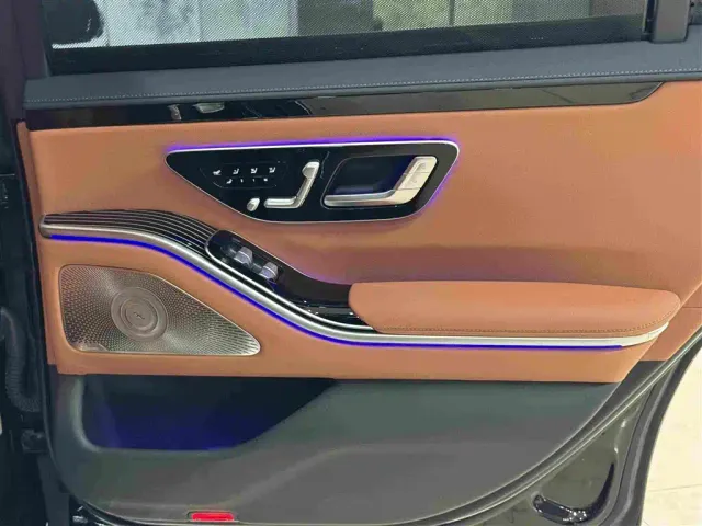Mercedes-Benz S-Class — Фото автомобиля 11