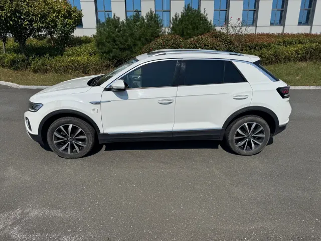 Volkswagen T-Roc — Фото автомобиля 3