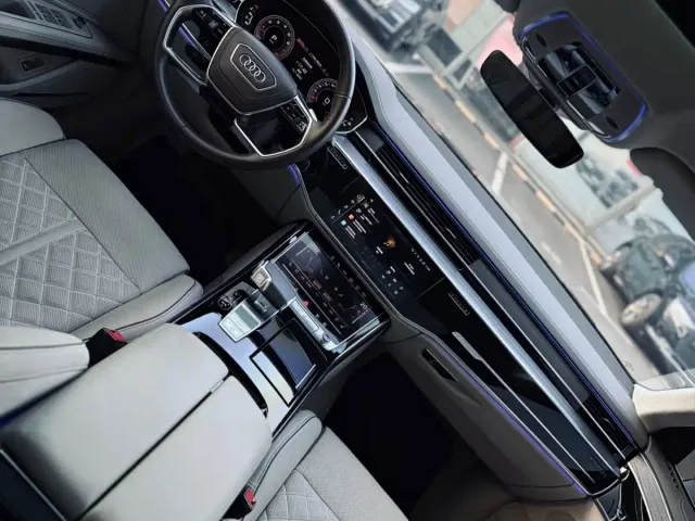 Audi A8 — Фото автомобиля 4