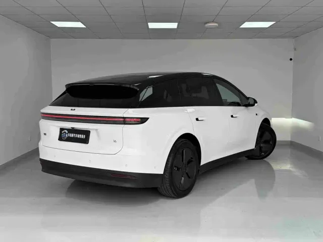 Li Auto i6 — Фото автомобиля 21