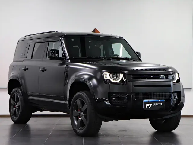 Land Rover Defender — Фото автомобиля 3