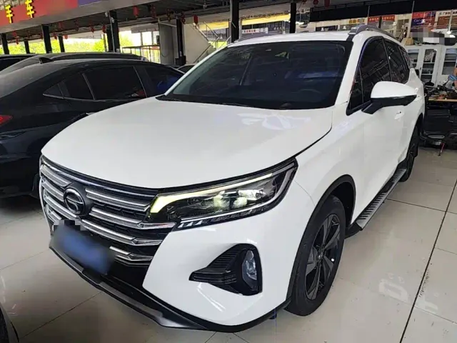 Фотография автомобиля — GAC Trumpchi GS4