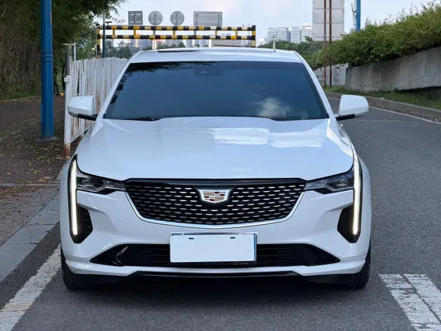 Cadillac CT4 — Фото автомобиля 2