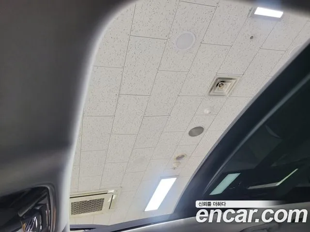 Land Rover Range Rover Velar — Фото автомобиля 12