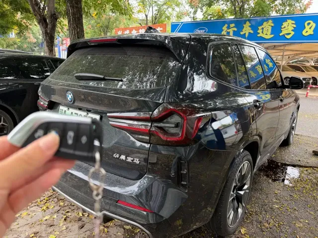 BMW BMW iX3 2024 Innovation Leader — Фото автомобиля 3