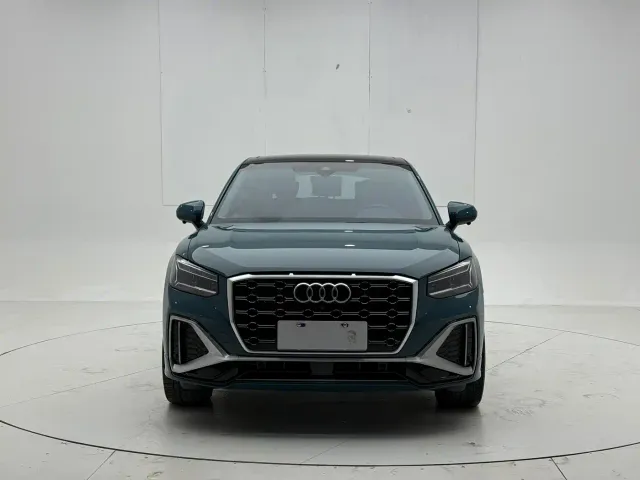 Audi Q2L — Фото автомобиля 2