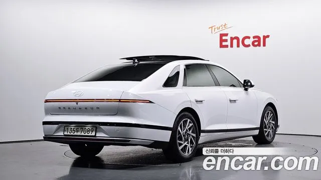 Hyundai Grandeur Grandeur (GN7) — Фото автомобиля 2