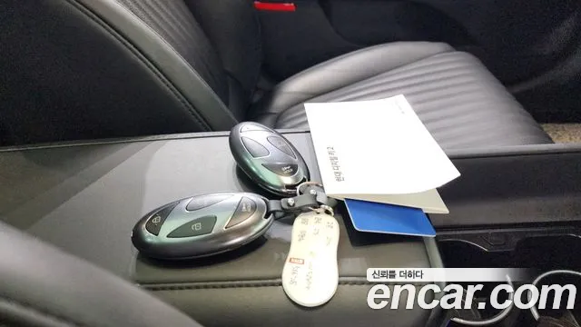Hyundai Grandeur Grandeur (GN7) 2.5 Бензин 2WD — Фото автомобиля 10
