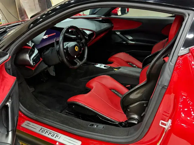 Ferrari SF90 — Фото автомобиля 9
