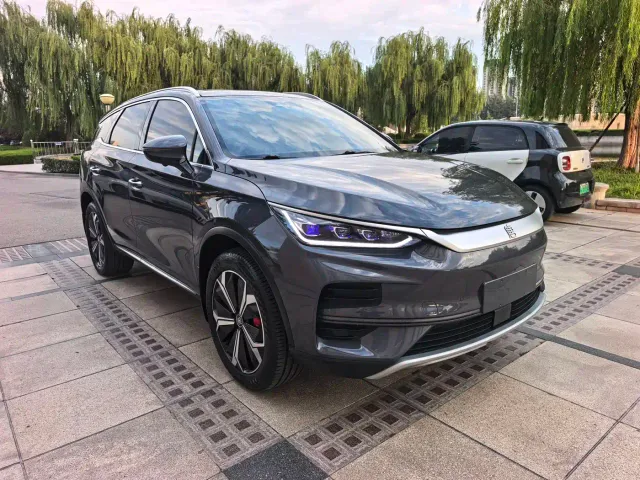 BYD Tang — Фото автомобиля 2