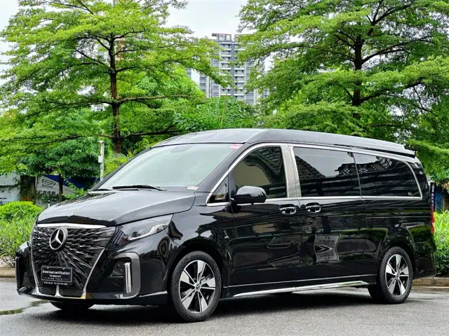 Фотография автомобиля — Mercedes-Benz V-Class