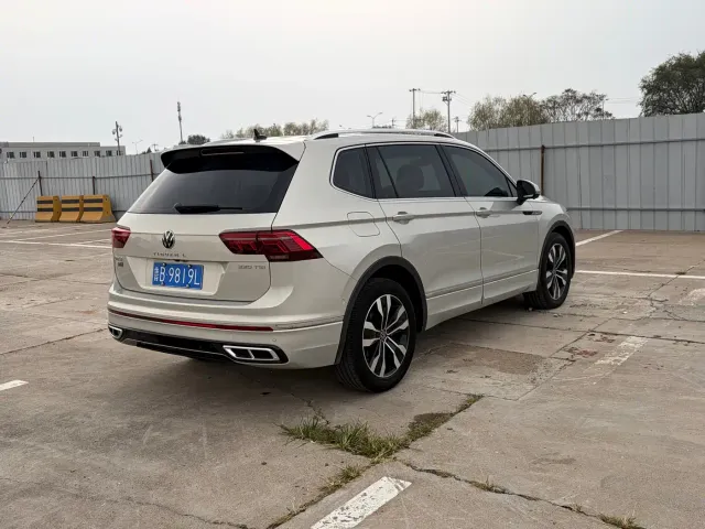 Volkswagen Tiguan L 2022 330TSI Auto 2WD R-Line Premium Edition — Фото автомобиля 14