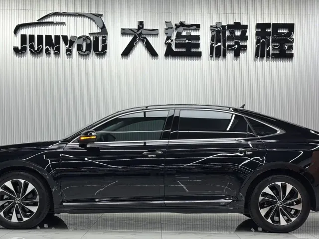 Volkswagen Passat — Фото автомобиля 8