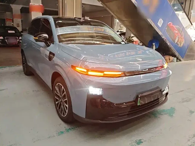 Leapmotor B10 — Фото автомобиля 3