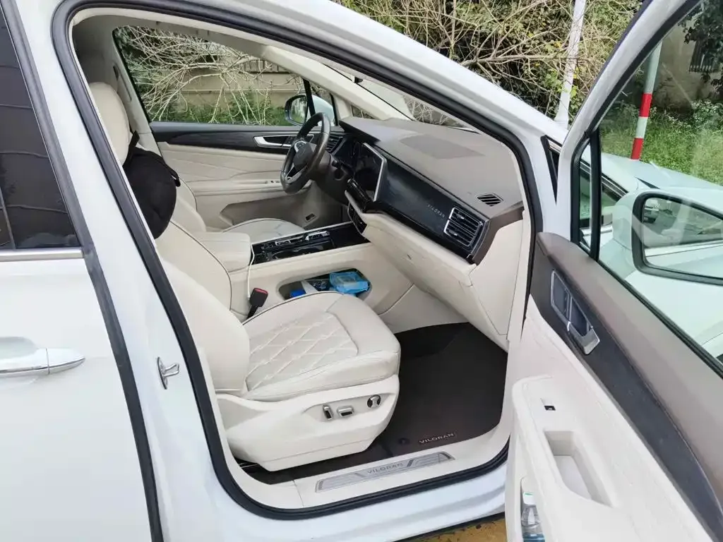 Volkswagen Viloran 2023 380TSI Premium Edition — Фото автомобиля 13