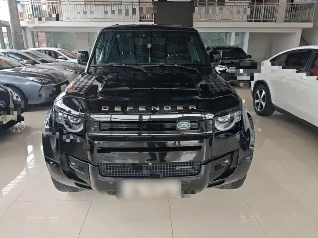 Land Rover Defender — Фото автомобиля 2