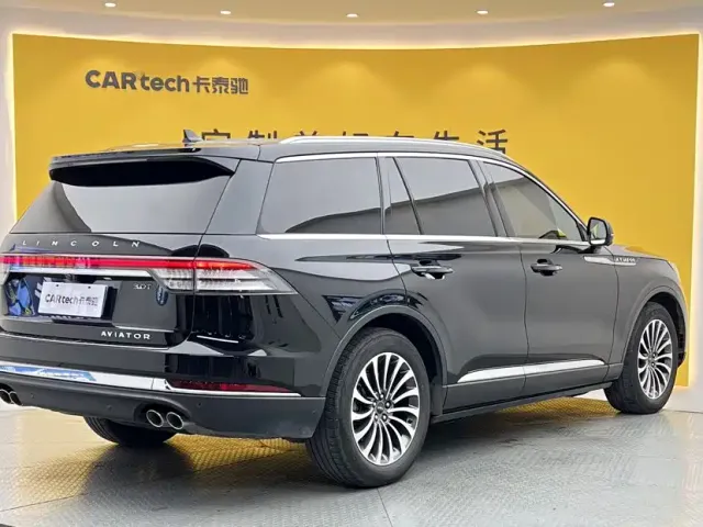 Lincoln Aviator — Фото автомобиля 5