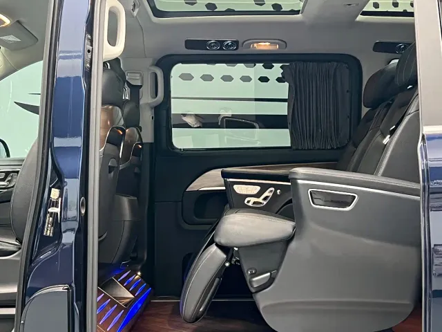 Mercedes-Benz V-Class — Фото автомобиля 12