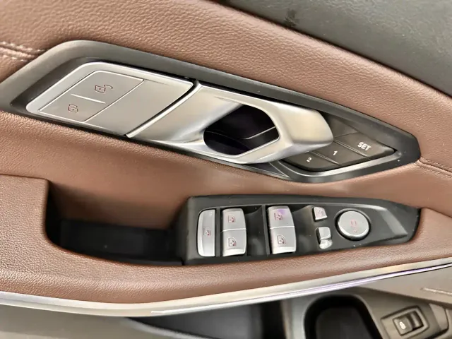 BMW 3 Series — Фото автомобиля 14
