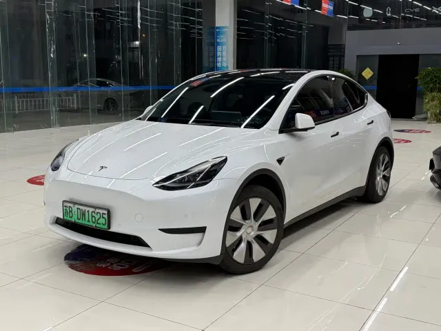 Фотография автомобиля — Tesla Model Y