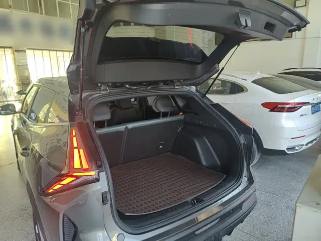 Geely Boyue — Фото автомобиля 18
