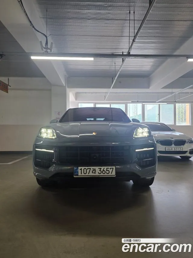 Фотография автомобиля — Porsche Cayenne PO536