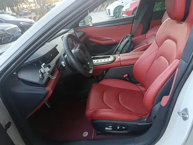 Xiaomi SU7 — Фото автомобиля 14